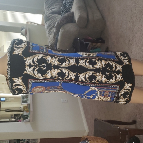 White Mark s elaborate design of sconces & chains sleeveless - Picture 5 of 5